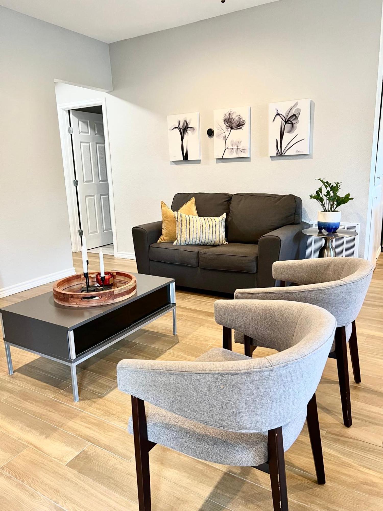 Modern 2 Bedroom House W/backyard @la Cantera