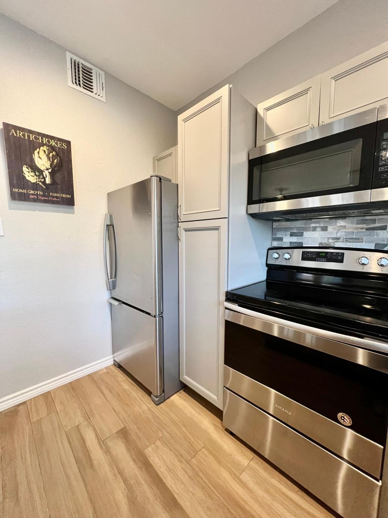 Modern 2 Bedroom House W/backyard @la Cantera Holiday home