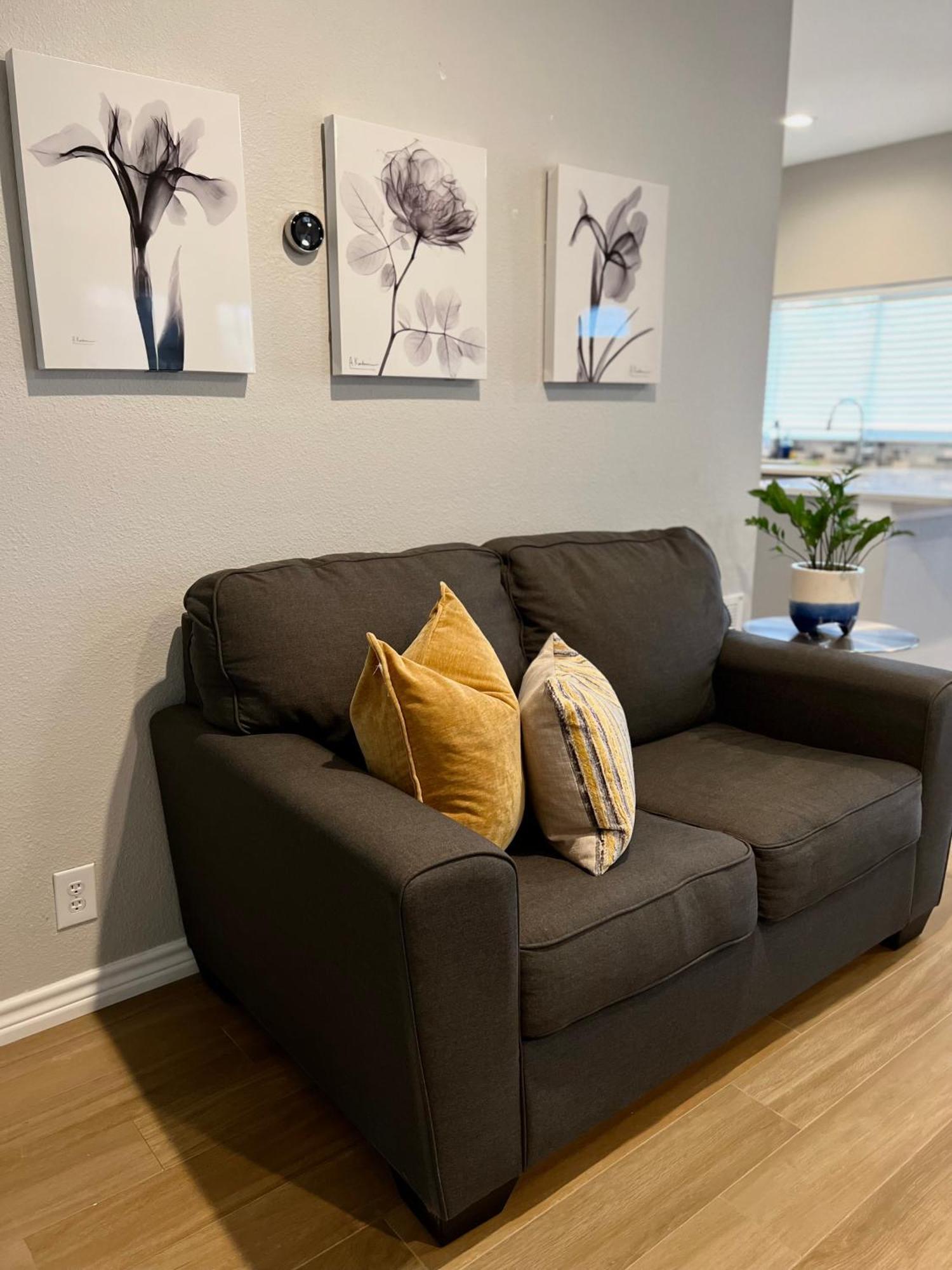 Modern 2 Bedroom House W/backyard @la Cantera Holiday home San Antonio